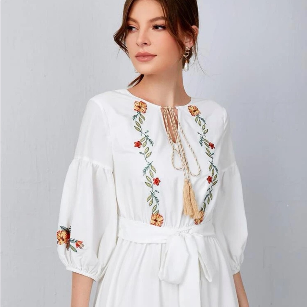 NWOT Beautiful white dress with embroidered/ tassel details-